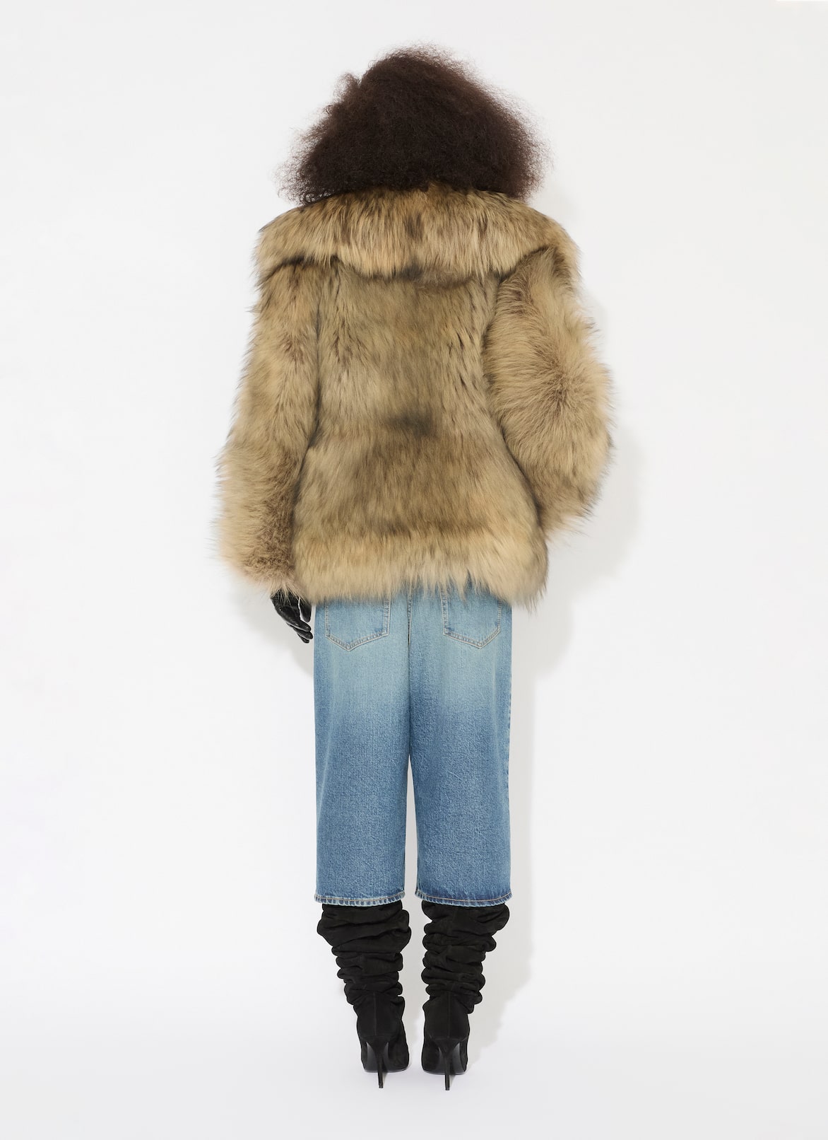CROPPED SHEARLING COAT ALAÏA SAND/BLACK CROPPED SHEARLING COAT